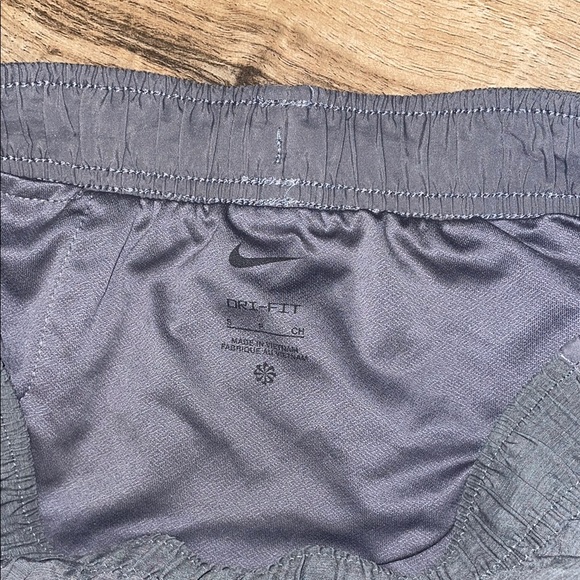 Nike Women's Charcoal Athletic Shorts - Picture 3 of 3